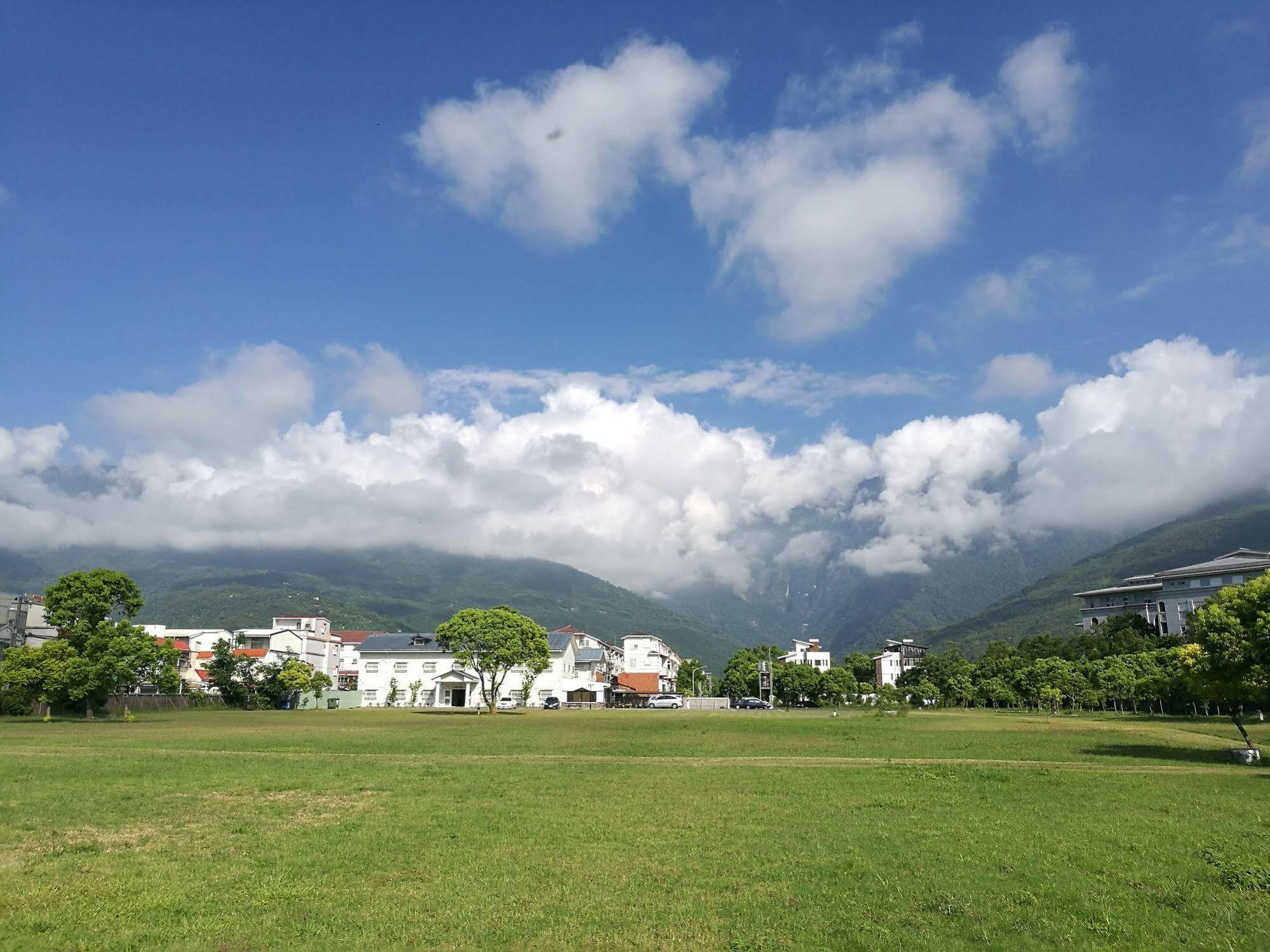 Oak Garden 旅館證號167 民宿證號1359 Hualien Buitenkant foto